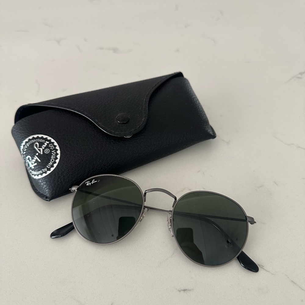 Ray-Ban Round Metal Sunglasses with Black Case (Never worn)